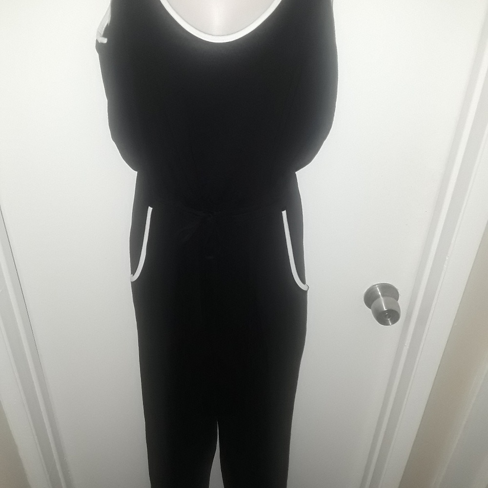 Calvin Klein Jump Suit sz 10 stretch Black with wh